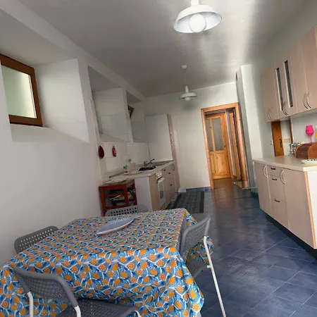 Appartement House With Terrace And Direct Access To The Castellabate